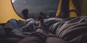 Camping Blanket Showdown: Fleece vs. Wool vs. Synthetic