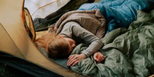 How to Choose the Right Camping Blanket for Comfort
